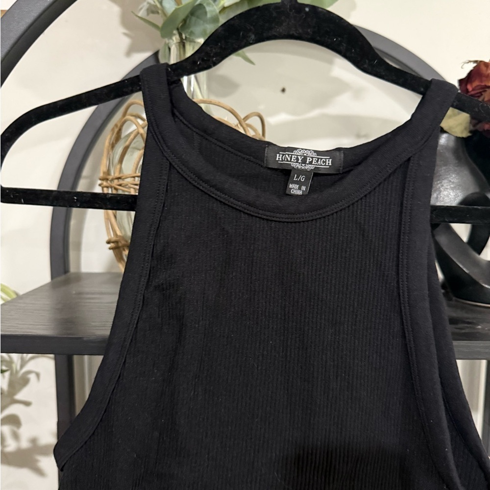 Honey peach Sleek Black Tank Top for Women size large - Picture 3 of 7